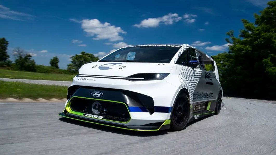 Ford’s electric Supervan 4 headed up Pikes Peak – Autoblog