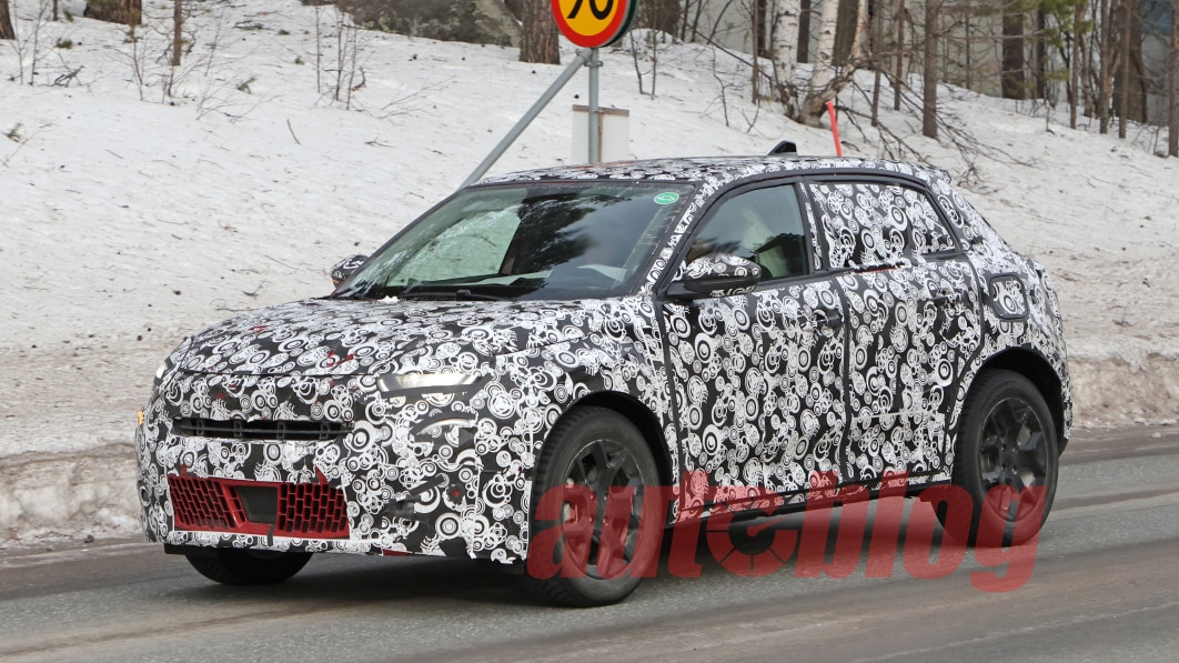 Likely Fiat 500X replacement caught in new spy photos