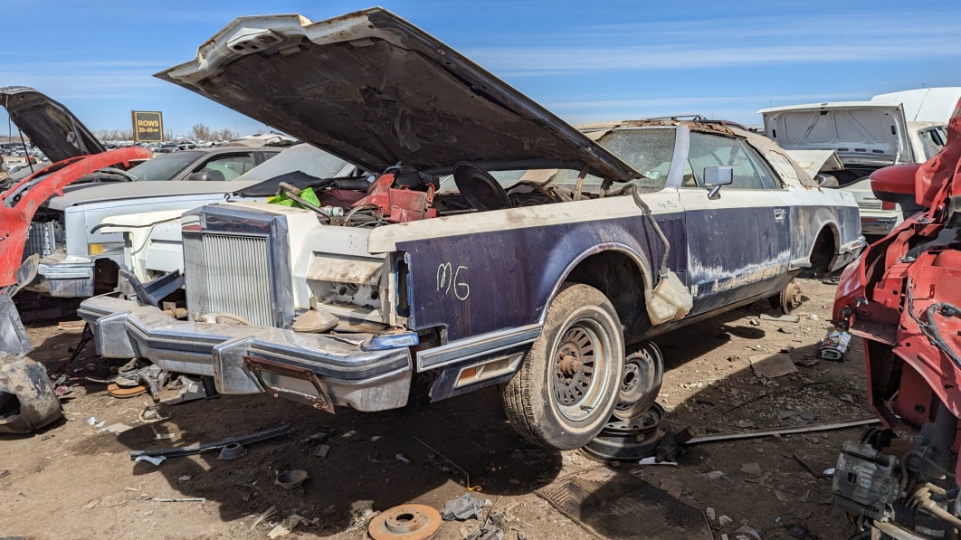 99-1979-Lincoln-Continental-Mark-V-Bill-Blass-in-Colorado-junkyard-photo-by-Murilee-Martin.jpg