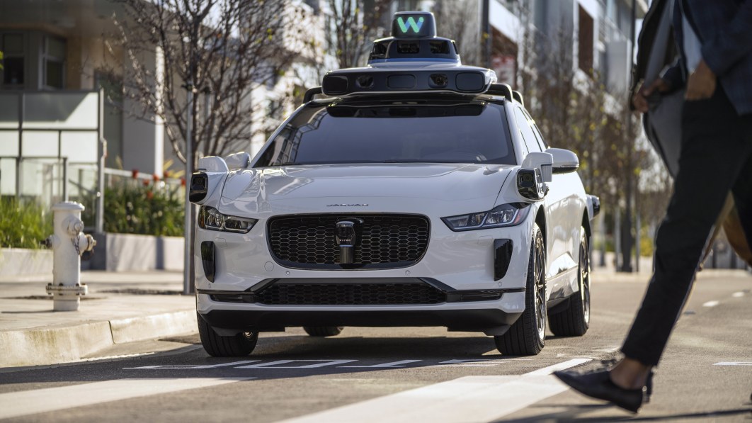 Waymo y Uber zanjan la disputa tecnológica para unir fuerzas en Phoenix por taxis robóticos