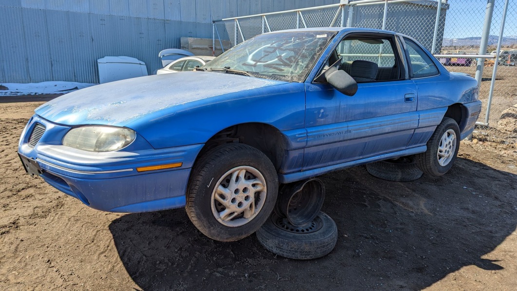 Joya de depósito de chatarra: 1996 Pontiac Grand Am SE Coupé