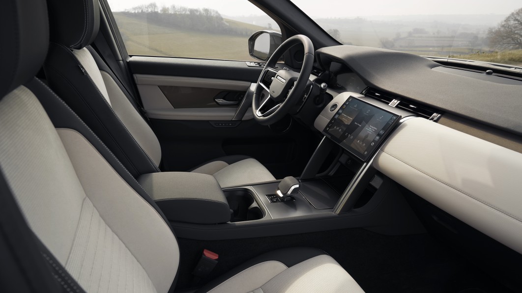2024 Land Rover Discovery Sport gets new interior, updated infotainment -  Autoblog
