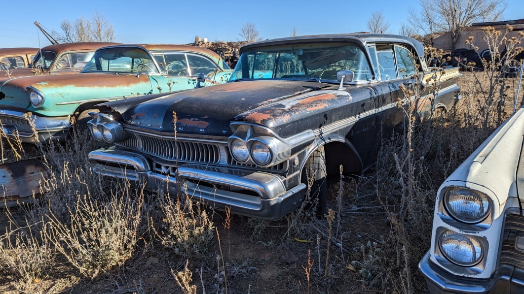 99-1957-Mercury-Montclair-Phaeton-Sedan-in-Colorado-junkyard-photo-by-Murilee-Martin.jpg