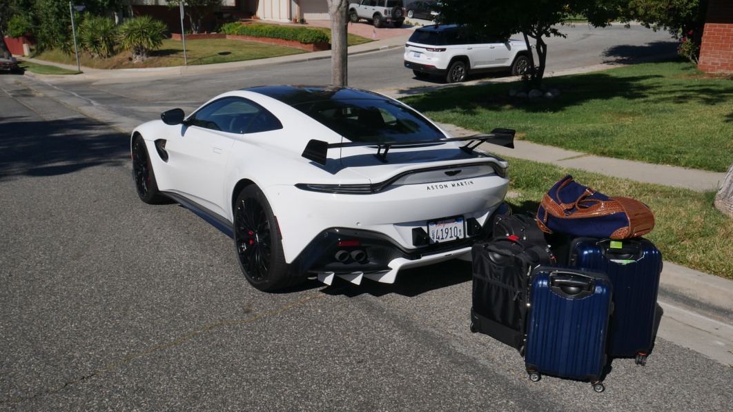 Aston-Martin-Vantage-luggage-test.jpg