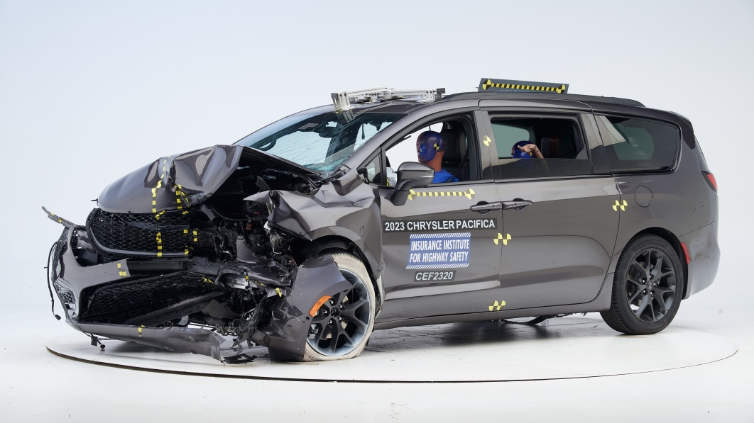 IIHS study finds minivans are unsafe for second-row passengers