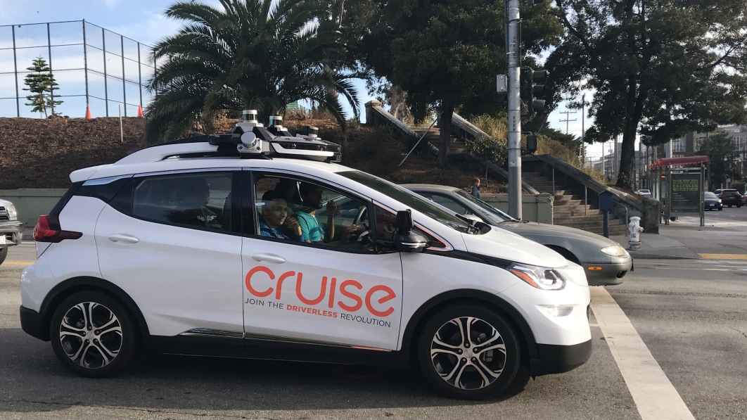 GM’s Cruise gets permit to give driverless rides to passengers in San Francisco