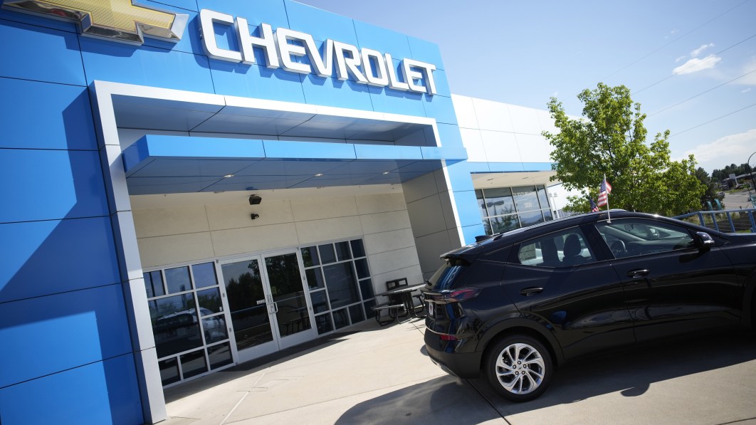 November auto sales show ongoing slide as inventory woes persist