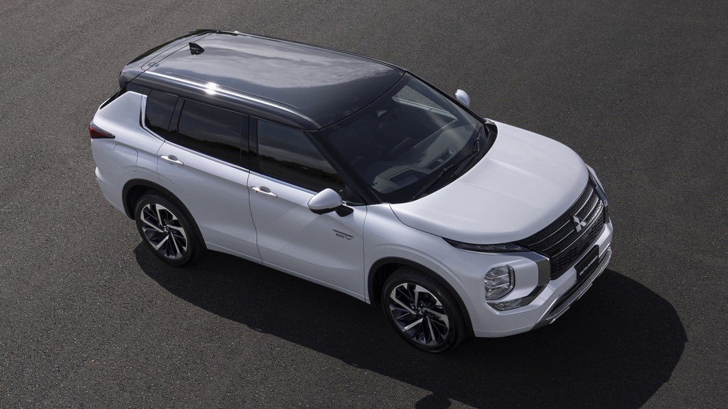 2023 Mitsubishi Outlander PHEV to get a much bigger battery