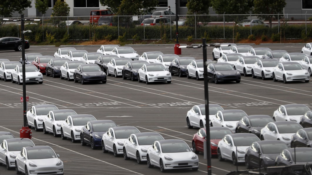 How Tesla weathered global supply chain issues that knocked rivals