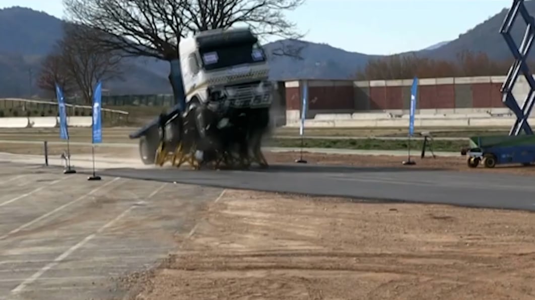 This lightweight security barrier can stop a 7.5-ton truck