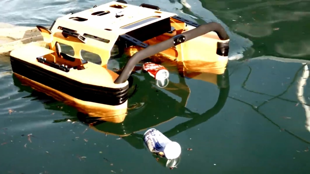 This aquatic robot cleans waste from water surfaces