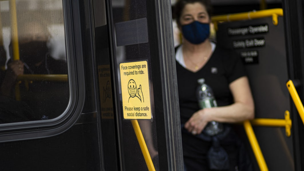 Judge strikes down mask mandate for public transportation