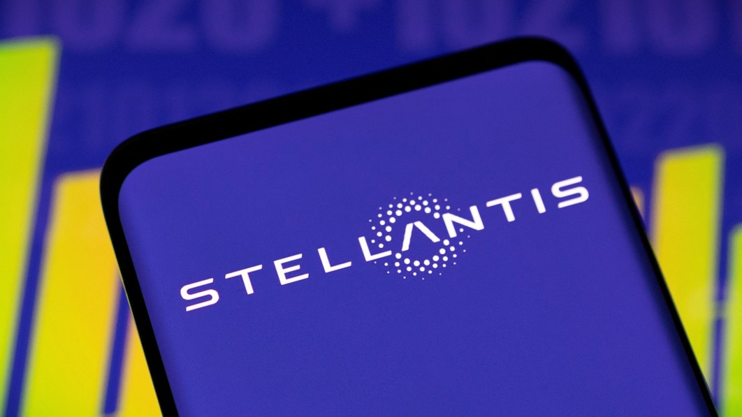 Stellantis will Elektrofahrzeuge nicht von Autos mit fossilen Brennstoffen trennen