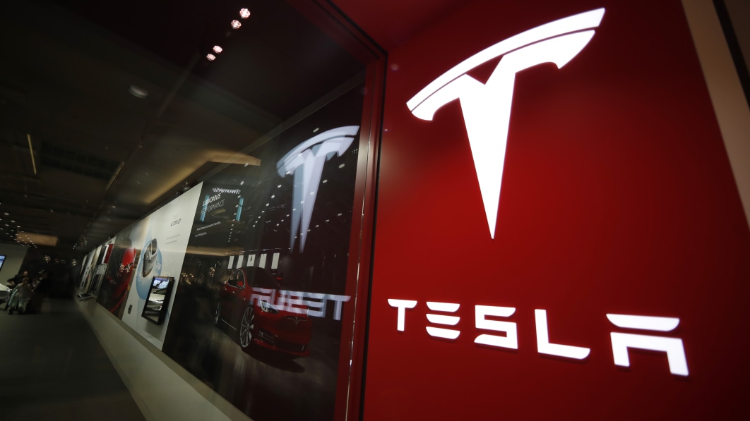Tesla discloses lobbying to set up factory in Canada