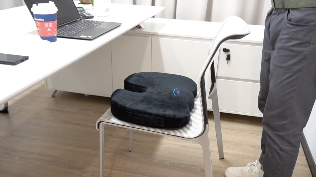 This car seat cushion for back pain has quietly racked up over 8,000  five-star reviews - Autoblog