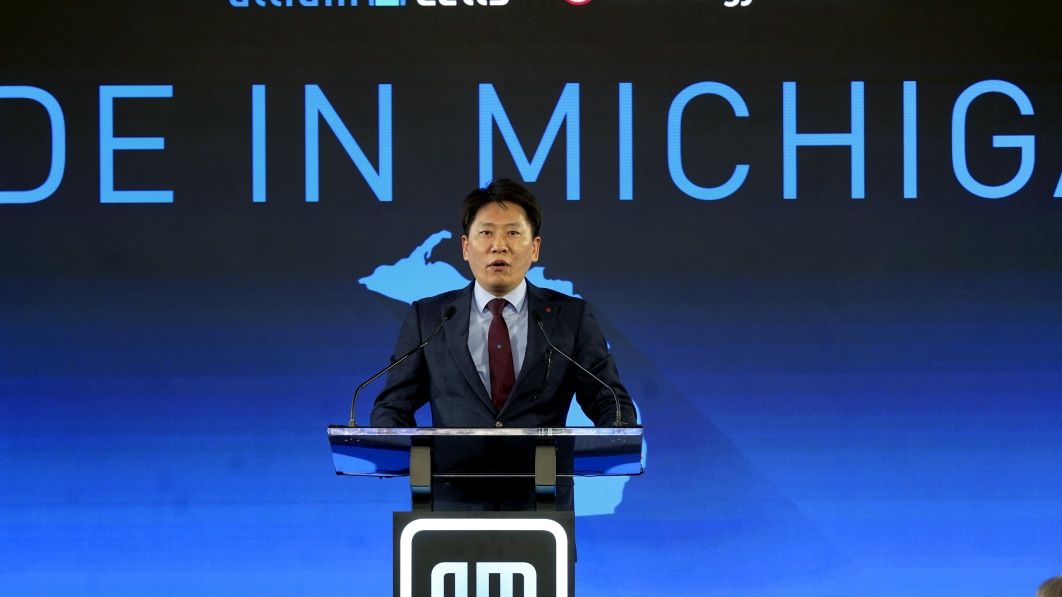 U.S. finalizes .5 billion loan to GM, LG battery joint venture – Autoblog