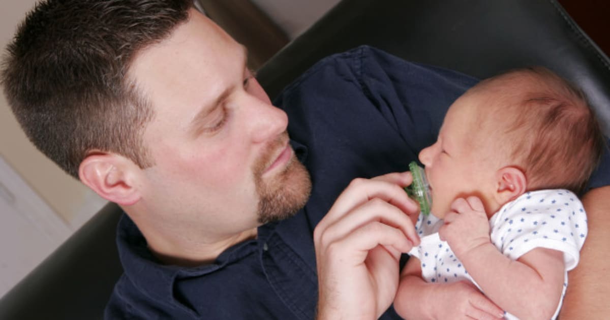 when-men-take-paternity-leave-the-whole-family-wins-huffpost-canada