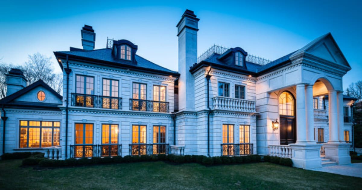 Mississauga Mansion Auctioned For $6.2M, After Being Listed For $11M