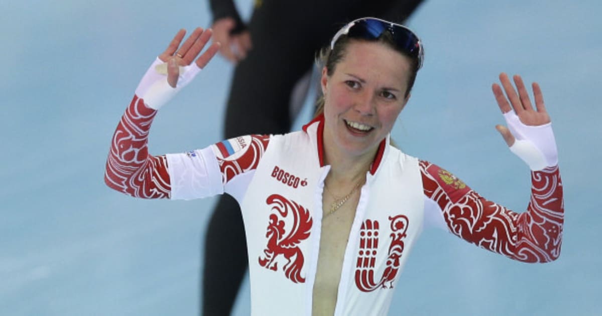 Russian Speed Skater Olga Graf Unzips Her Suit Without Realizing She S Wearing Nothing