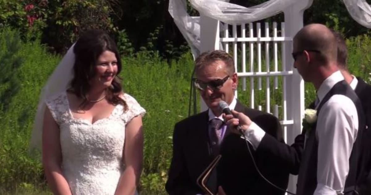 Kijiji Wedding Officiant Basically Ruins Ontario Wedding | HuffPost Canada