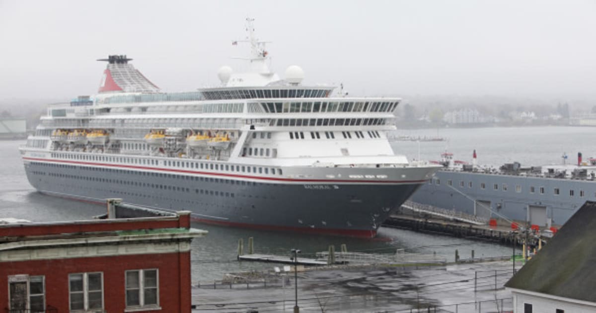 balmoral-cruise-ship-hundreds-of-passengers-hit-with-norovirus