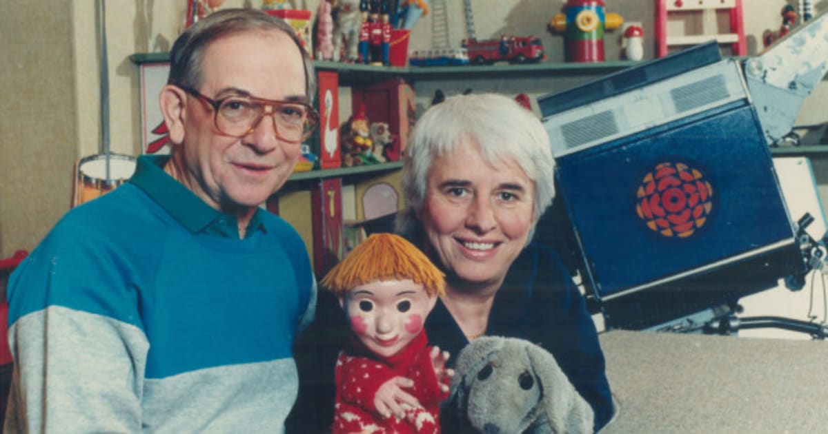 Mr. Dressup Casey Finnegan: What Happened To Those Beloved Puppets ...