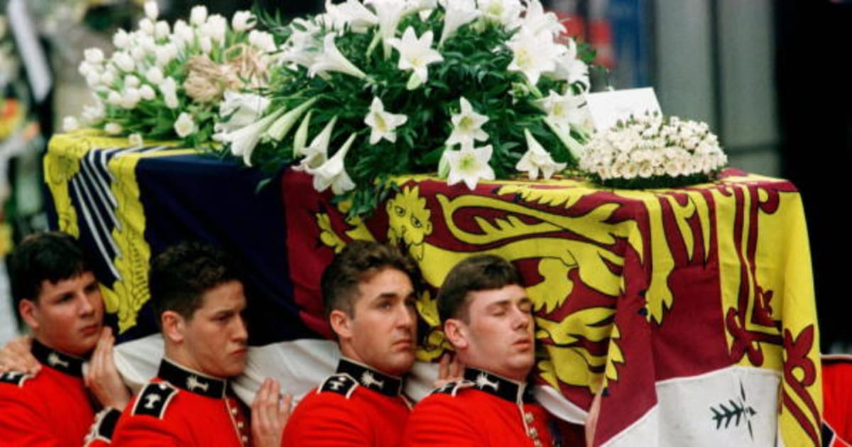 Znalezione obrazy dla zapytania princess diana funeral