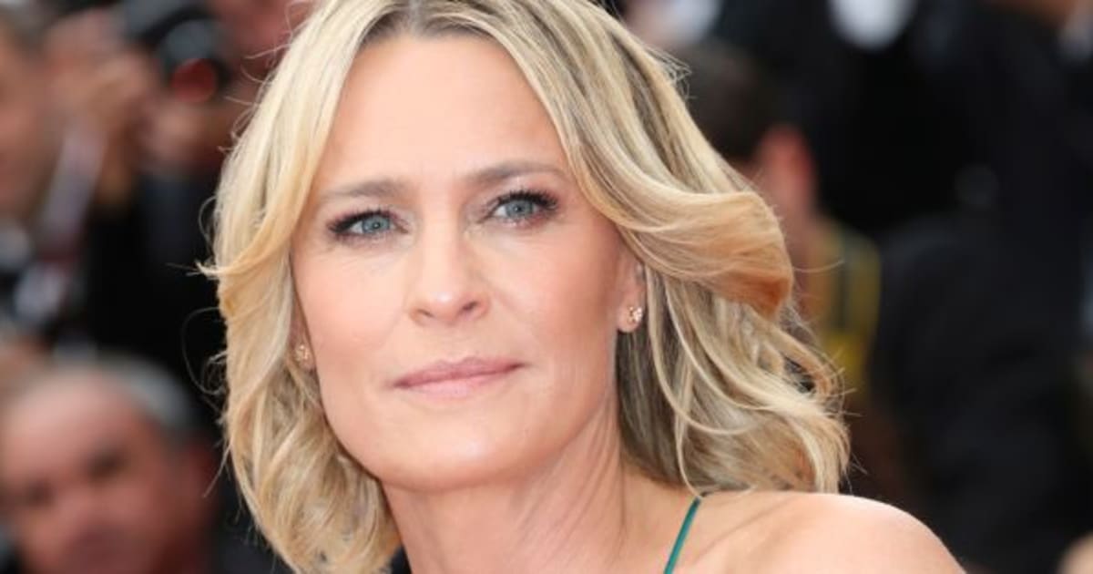 Robin Wright Still Isn't Receiving Equal Pay For House Of Cards ...