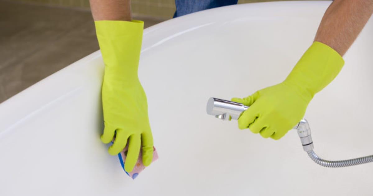 Useful Quick Tips For Cleaning A Bathtub Properly Huffpost Canada