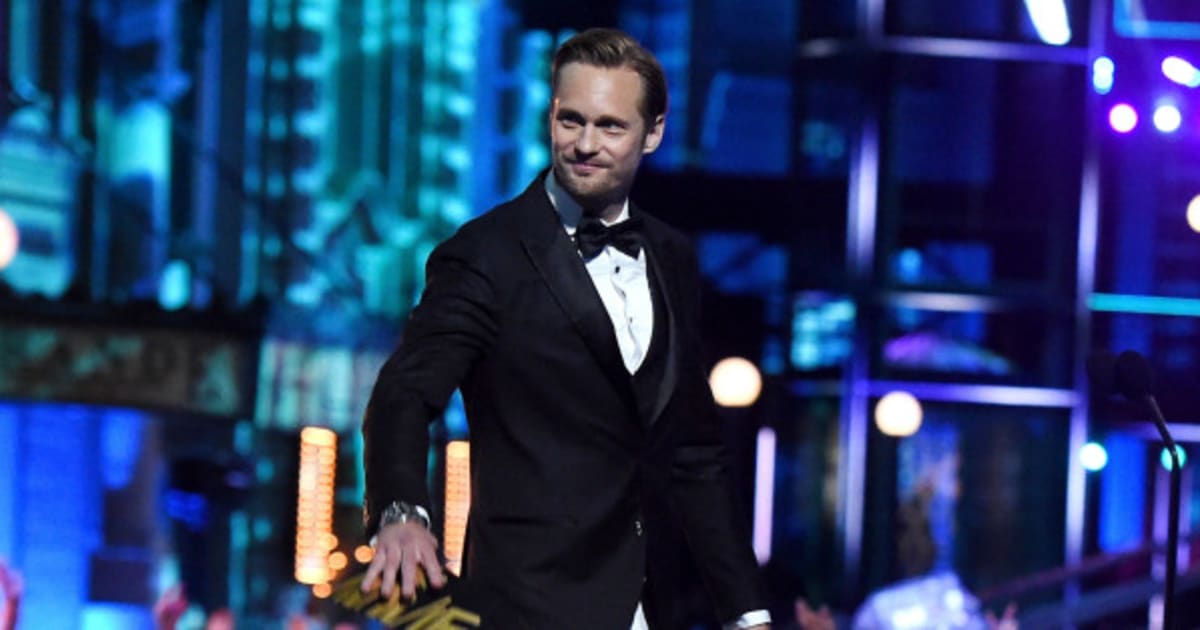 Alexander Skarsgård Wears No Pants At The 2016 MTV Movie Awards ...