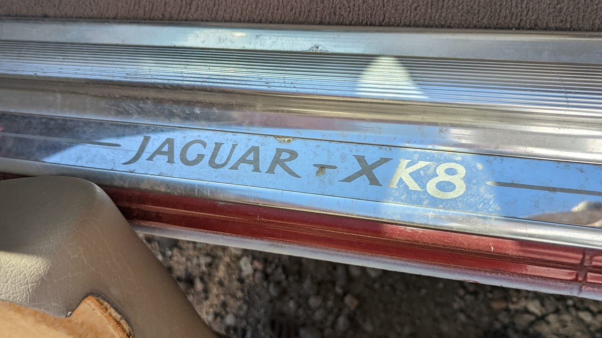 Hurdalık Mücevheri: 1997 Jaguar XK8
