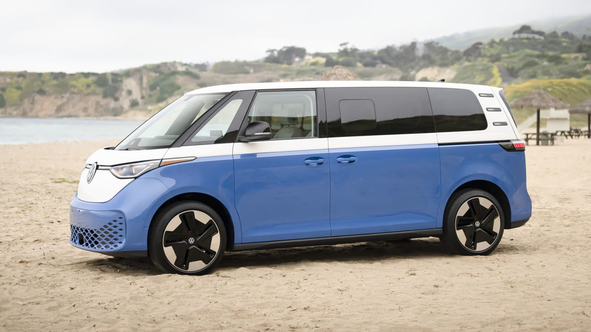 VW bus is reborn in America as the electric, threerow 2025 VW ID. Buzz
