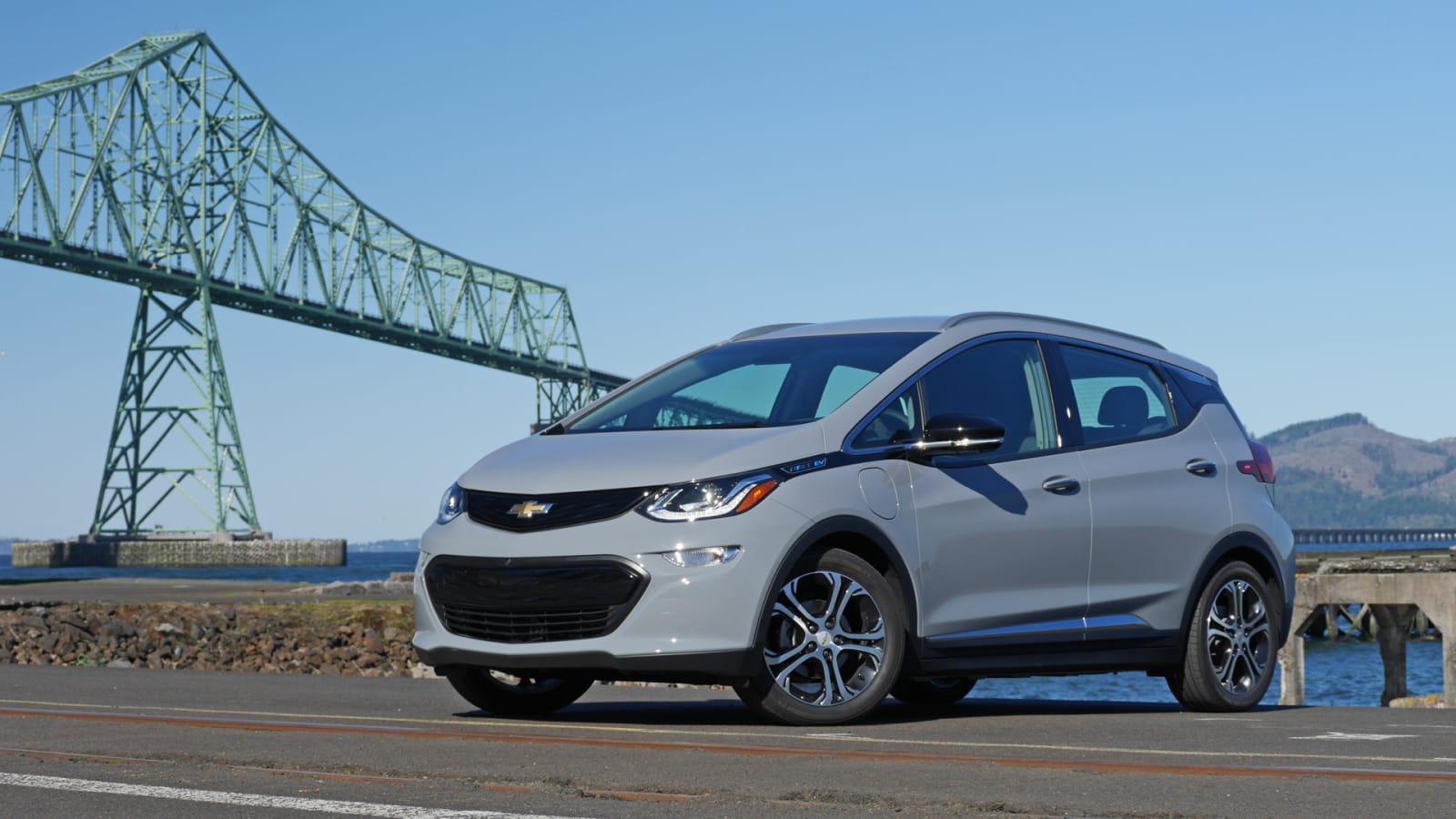 2022 chevy bolt ev and euv review price electrical vary footage