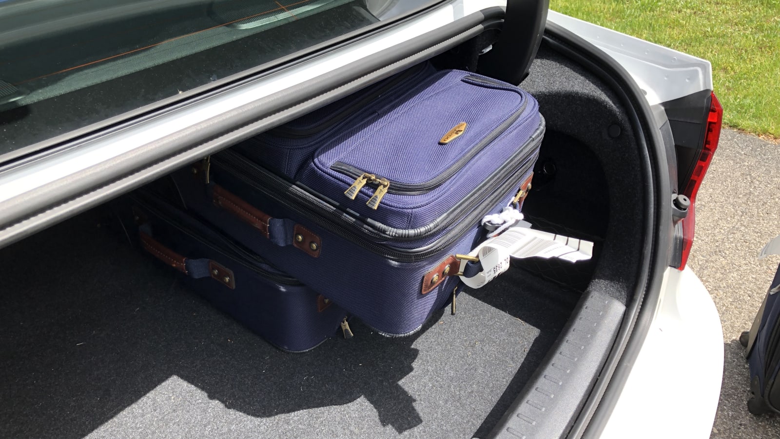 2020 Volvo S60 T8 Luggage Test | Long-term utility update 10 Rice Tire