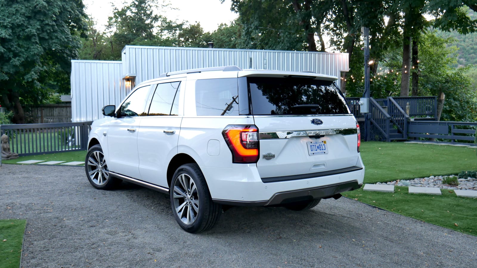 2023 Ford Expedition Review: No V8 and better for it
