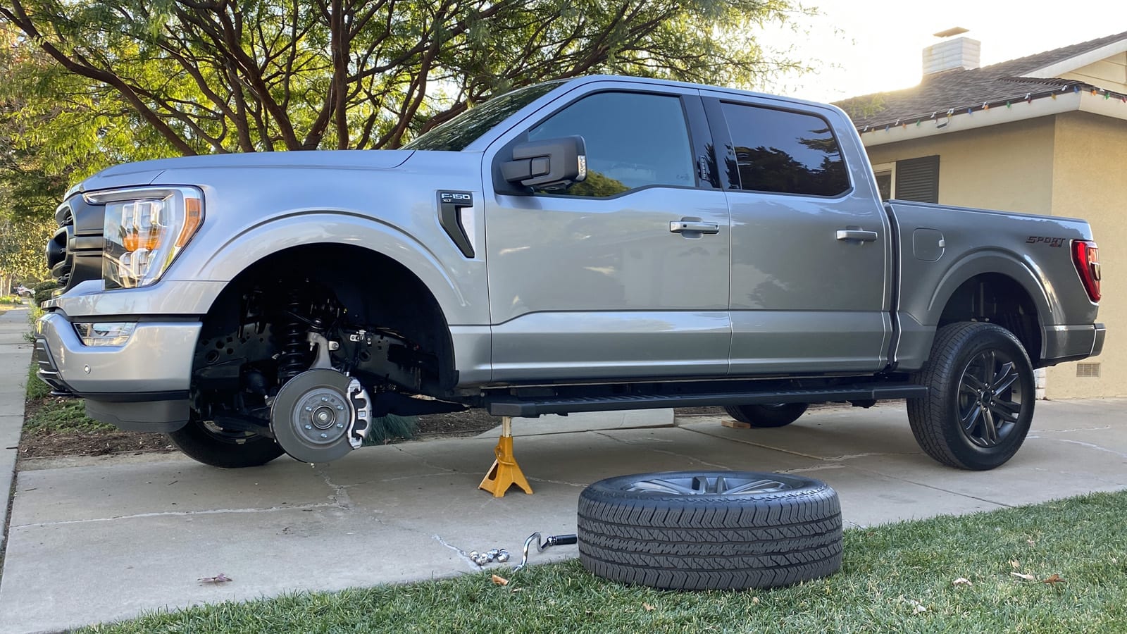 2023 Ford F-150 Testimonial: Record-breaker flaunts game-changing technology and also engines