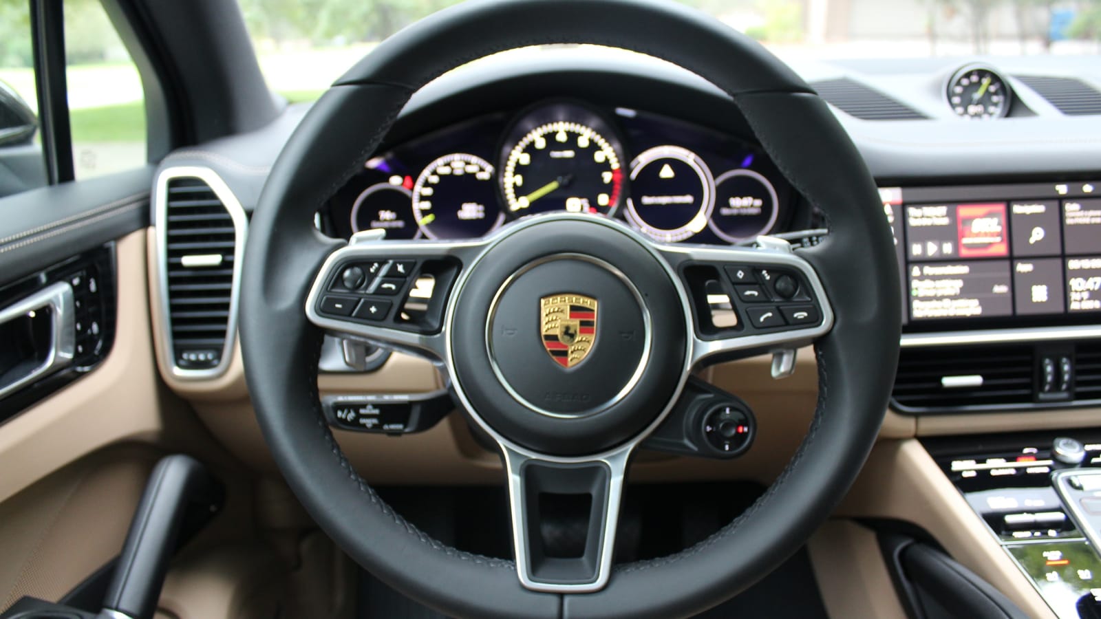 2021 Porsche Cayenne E-Hybrid steering wheel