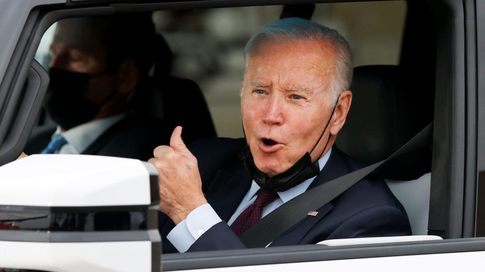 Biden tours GM Factory Zero: Watch him floor it in a Hummer€