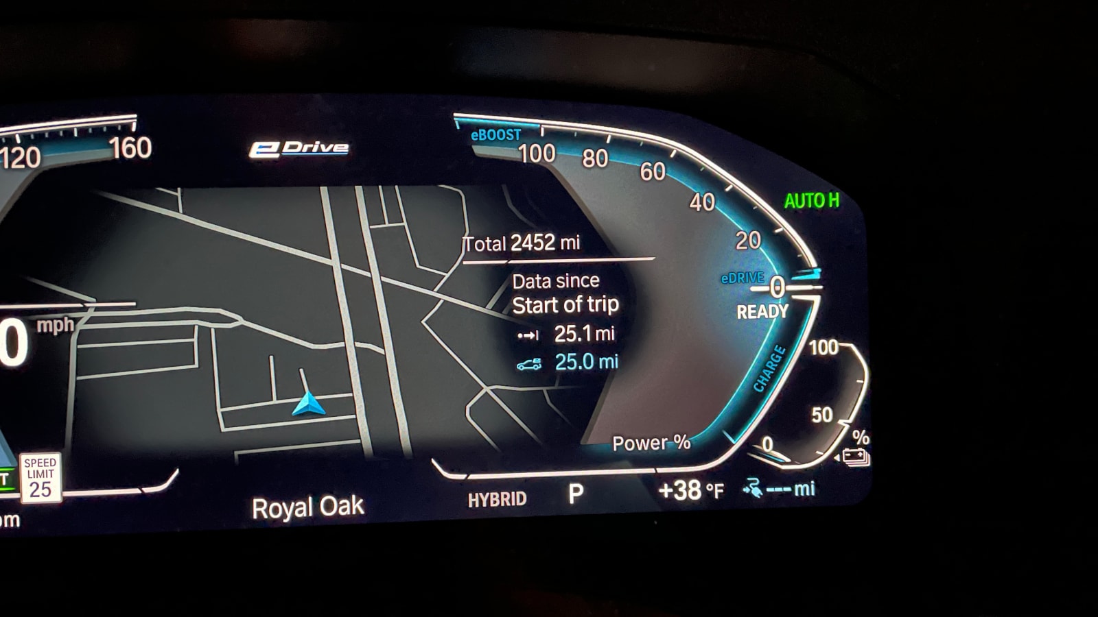 Uzun vadeli 2022 BMW 330e xDrive, elektrikli menzil tahminini geçti