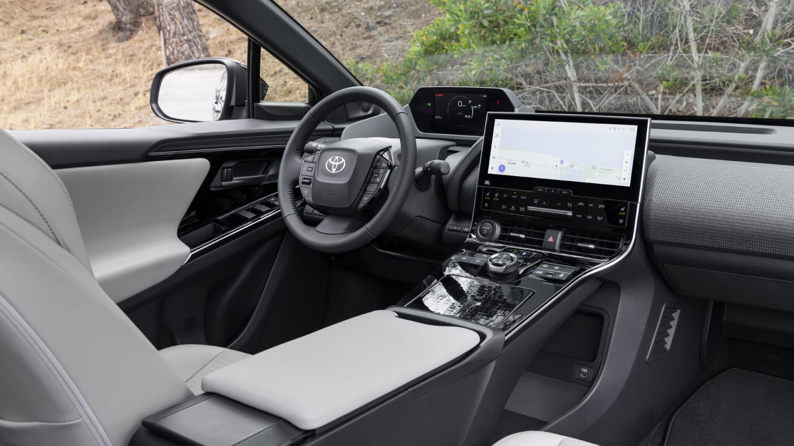 2023 Toyota bZ4X İnceleme | Elektrikli Toyota sonunda geldi