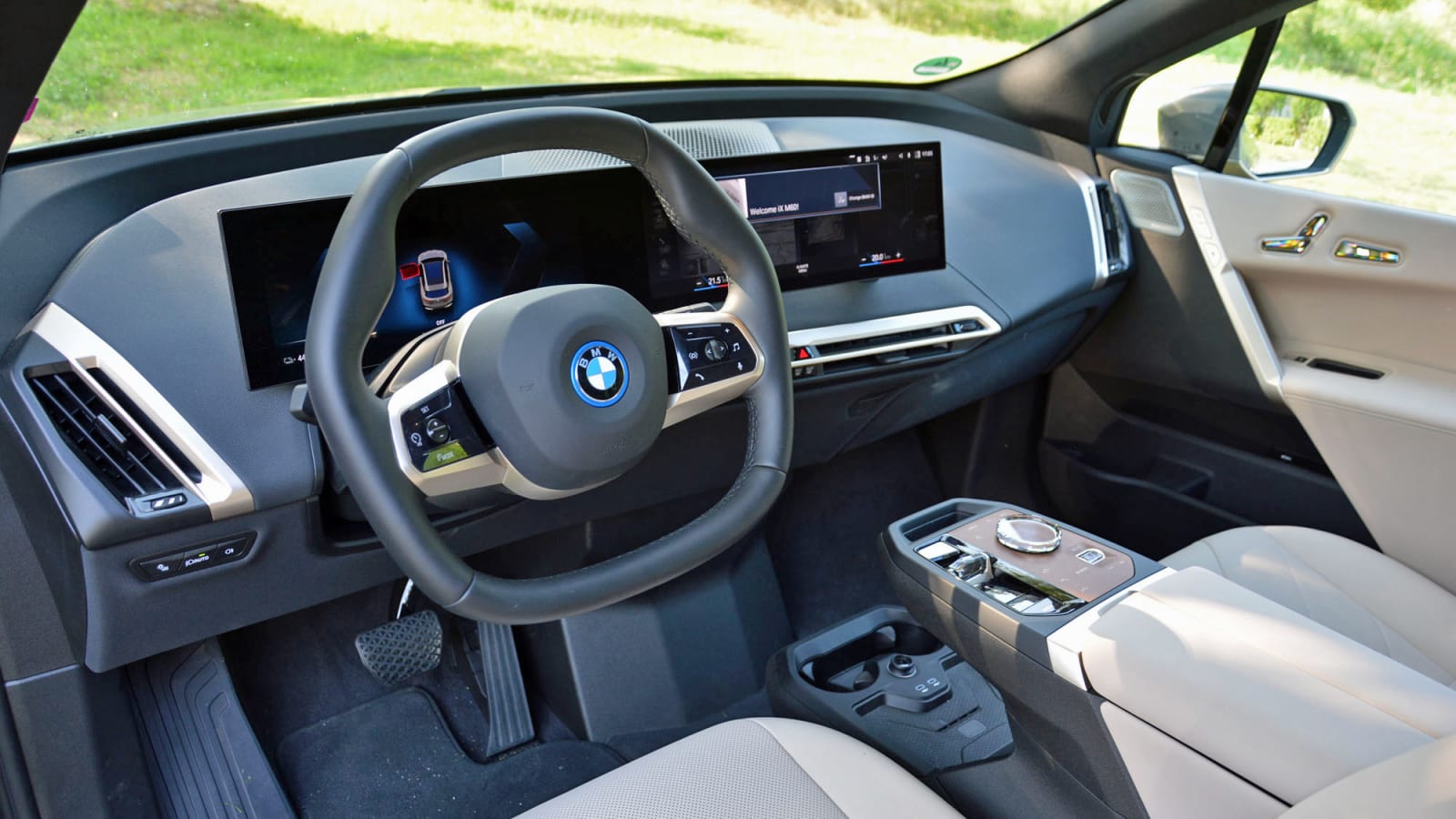 2023 BMW iX M60 First Drive: el SUV elÃ©ctrico de BMW cruza los Alpes