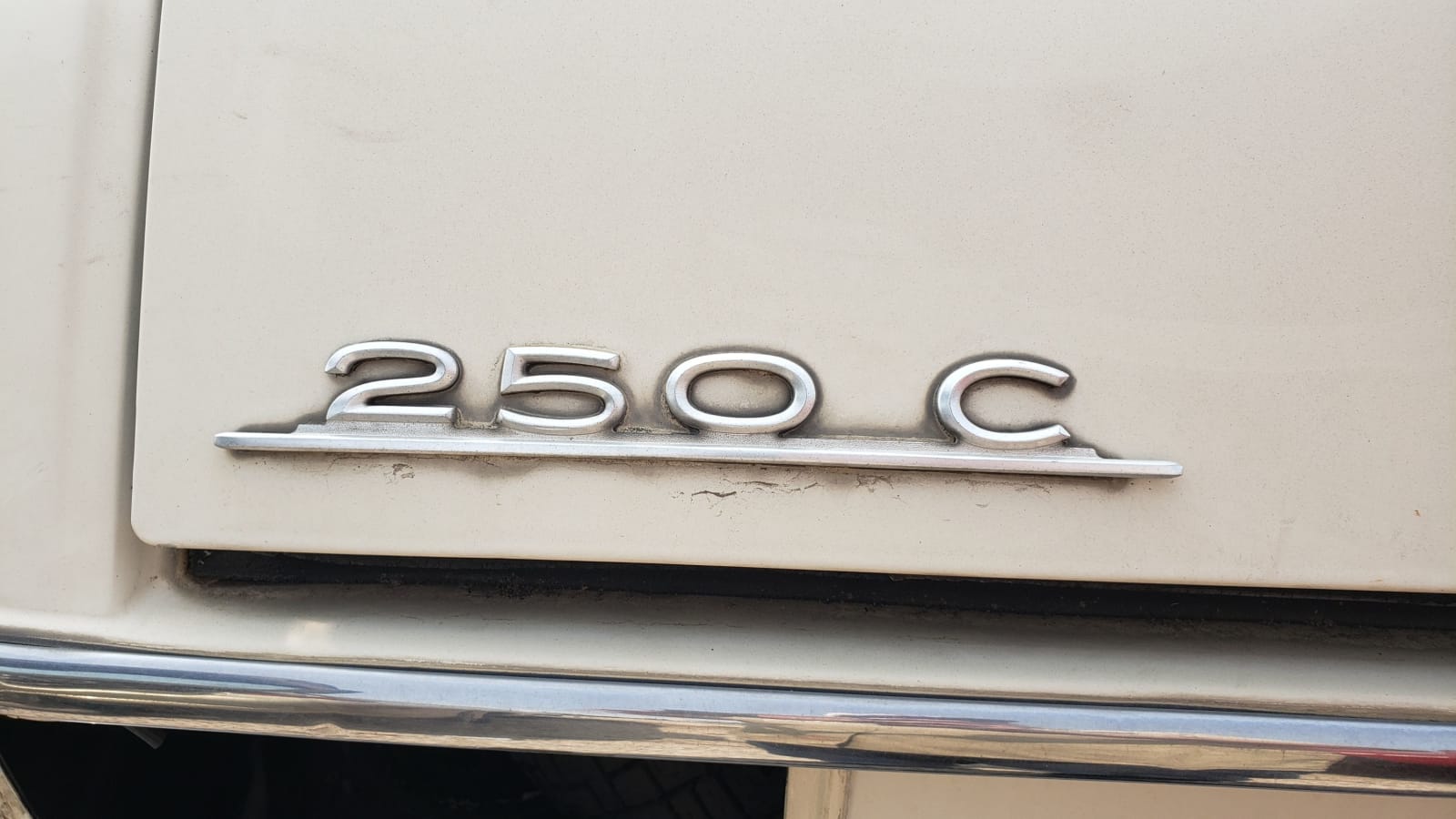 Junkyard Gem: 1972 Mercedes-Benz 250C 2 Rice Tire