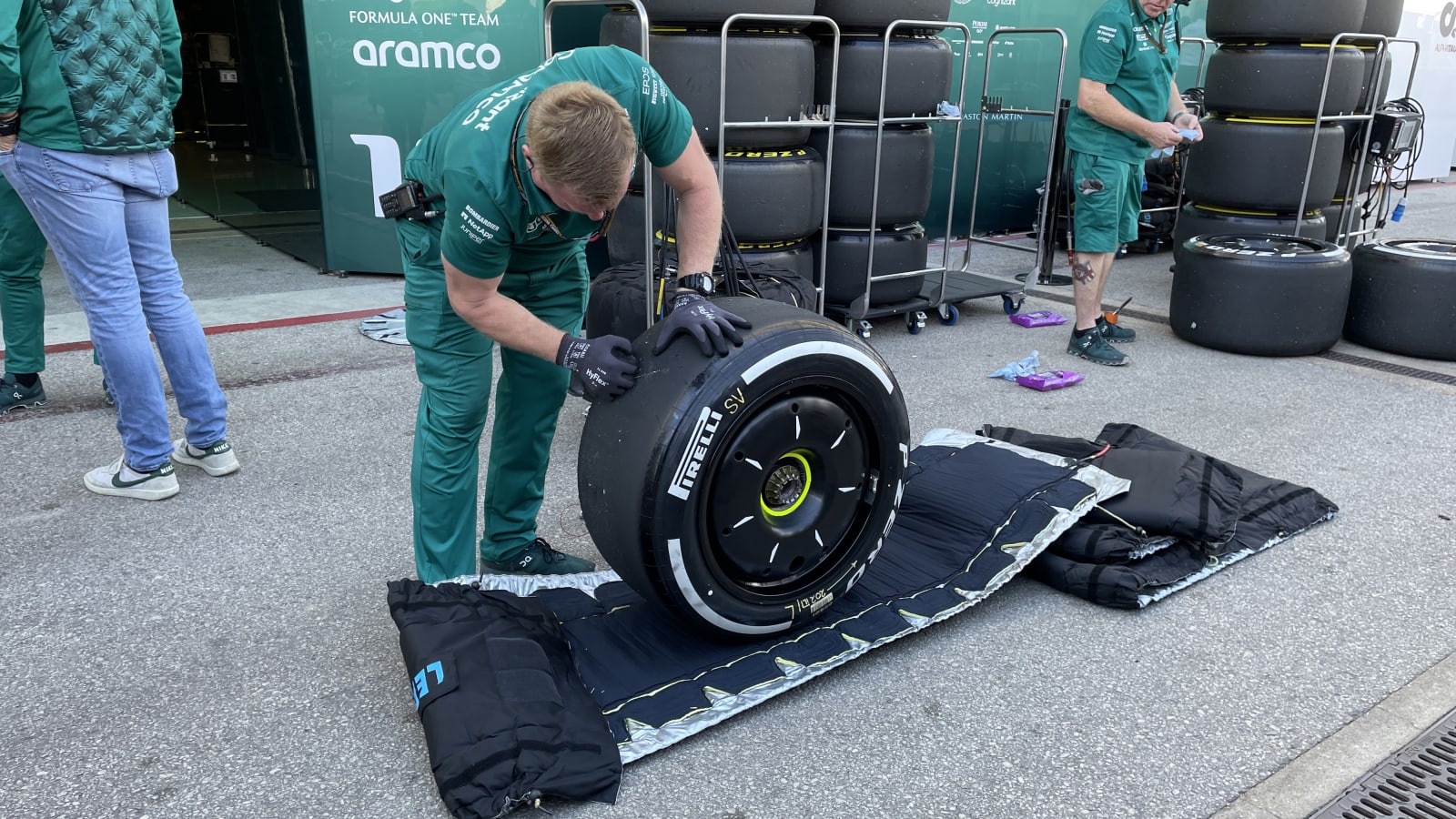 Pirelli, Formula 1 yarışlarındaki yol lastiklerini nasıl geliştiriyor?