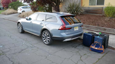 Volvo V90 Cross Country vs V60 Cross Country Luggage Test | Comparing cargo areas