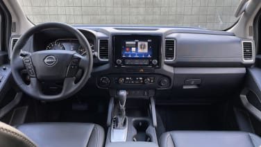 2022 Nissan Frontier Interior and Bed Review | Excellent, given the context