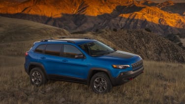 2023 Jeep Cherokee shrinks to two trims, Pentastar V6 disappears