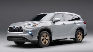 2022 Toyota Highlander Hybrid Bronze Edition Road Test | Cold but competent