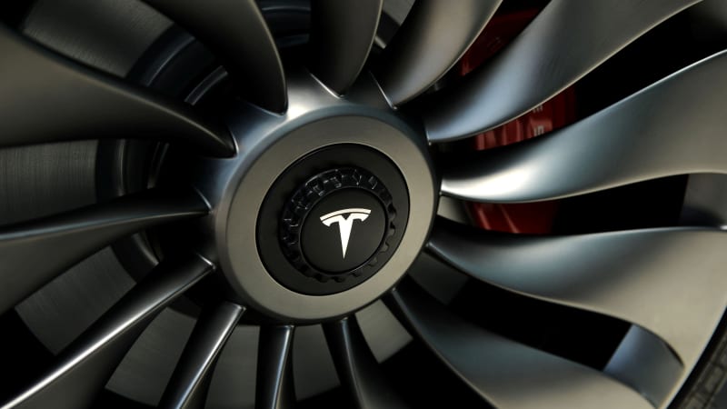 Tesla flies in new battery production line for Gigafactory
