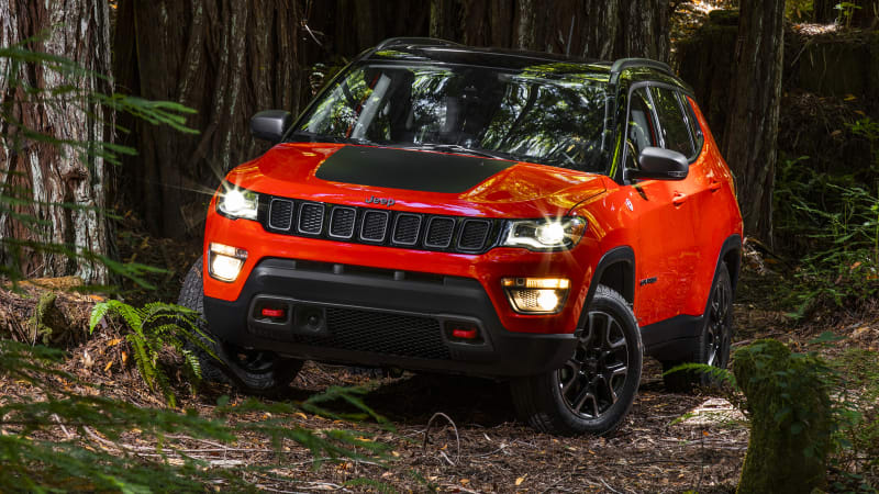 2017 Jeep Compass debuts with tiny Grand Cherokee looks