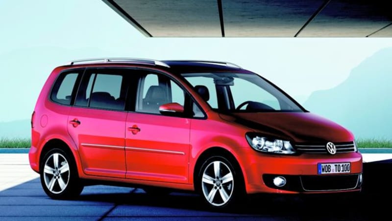 Volkswagen Touran Review & Prices 2024